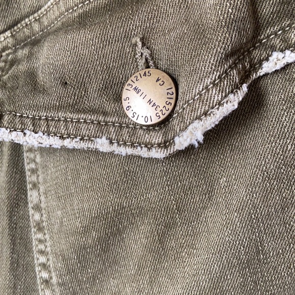 The Slanted Pocket Military Jacket - Picture 3 of 6